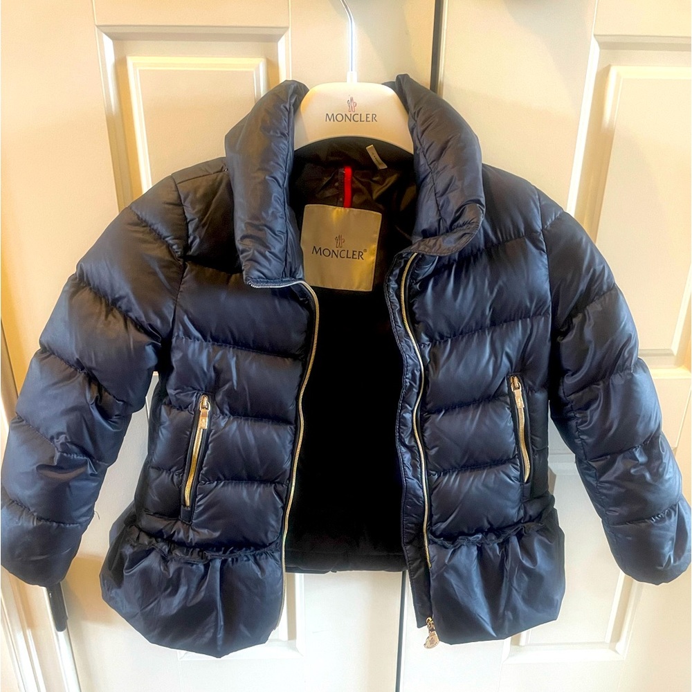Moncler (2T) down puff jacket
